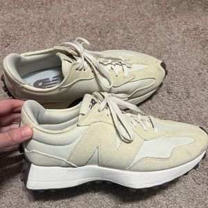 Women’s new balance 327